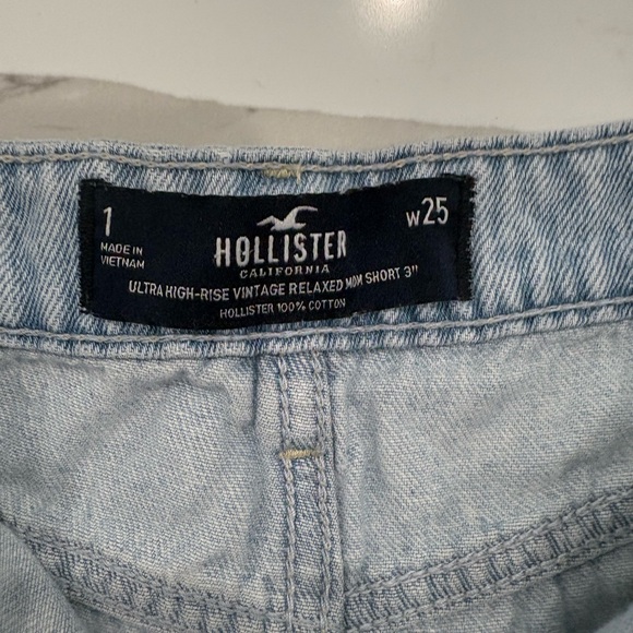 Hollister Jean Shorts - Picture 3 of 3